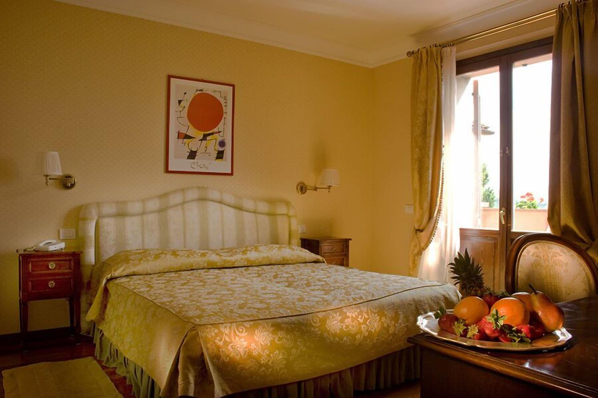 Hotel Bramante トーディ エクステリア 写真
