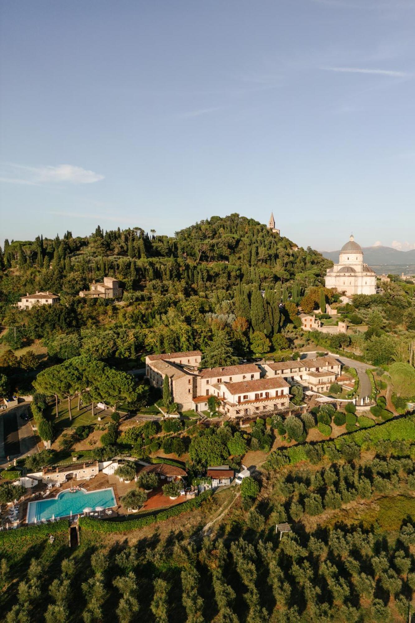 Hotel Bramante トーディ エクステリア 写真
