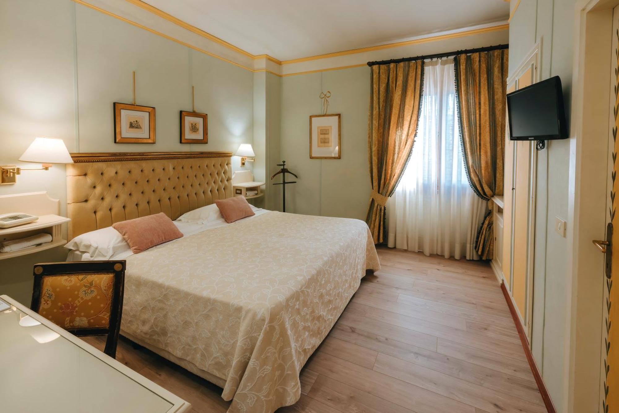 Hotel Bramante トーディ エクステリア 写真