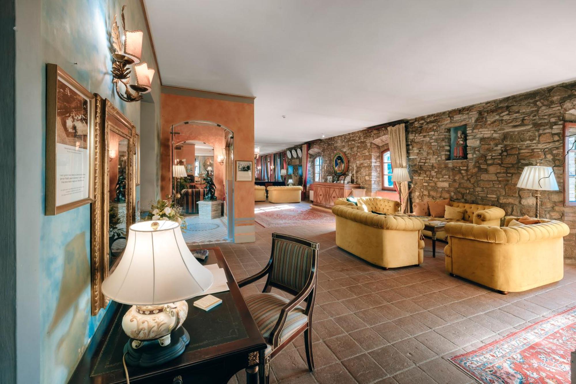Hotel Bramante トーディ エクステリア 写真