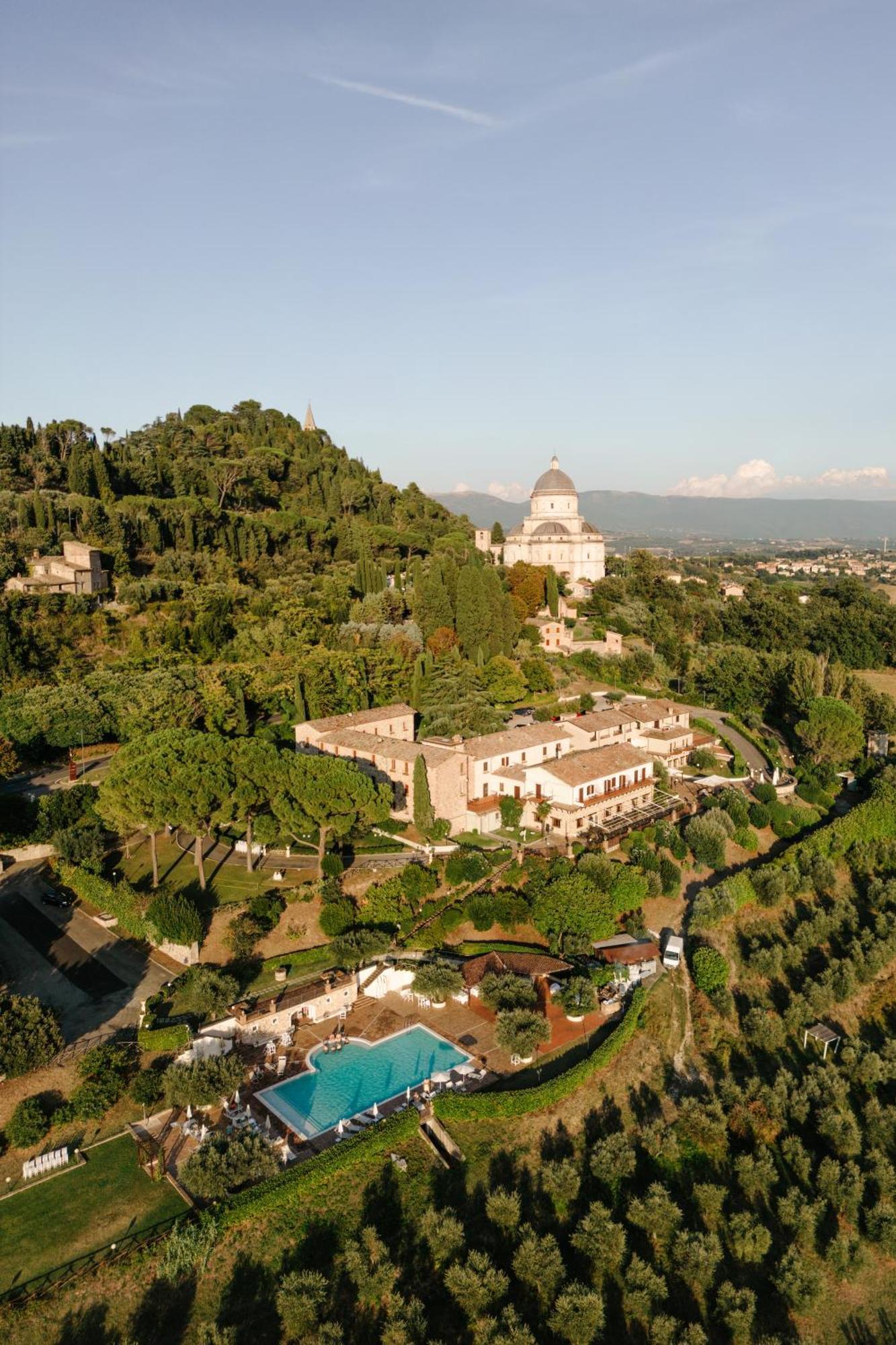Hotel Bramante トーディ エクステリア 写真